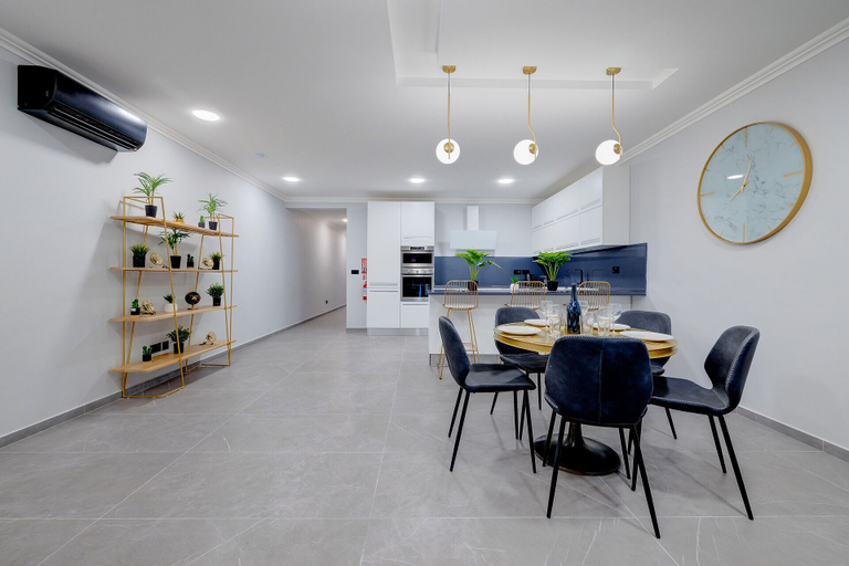 Food & Drinks, Art Deco Apartment in Central Sliema