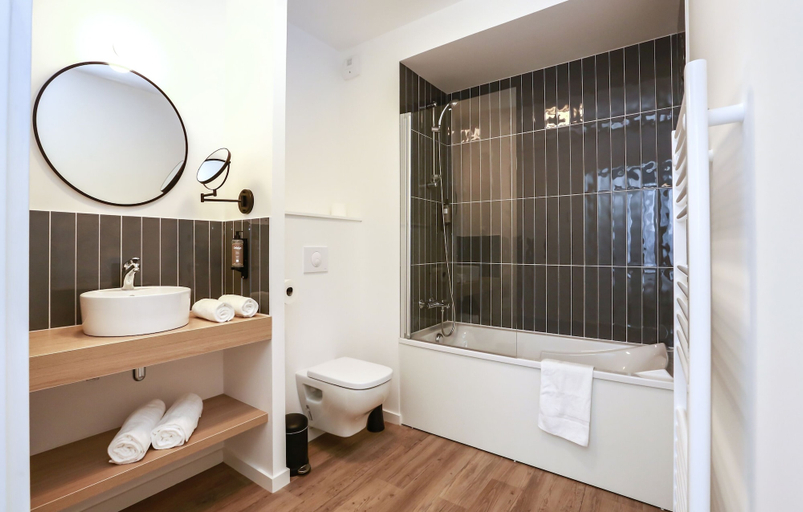 Bathroom 4, Appart Hotel Odalys City Angers Centre Gare, Maine-et-Loire