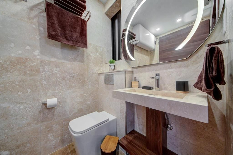 Bathroom 2, Central Apartments, Saint Paul's Bay