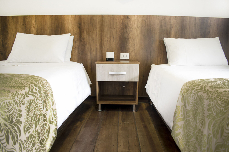 Bedroom 3, HOTEL HACIENDA SANTA CLARA, Santa Rosa de Cabal