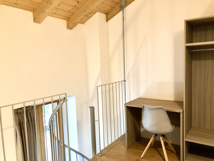 Others 5, RELSTAY - Amendola, Milano