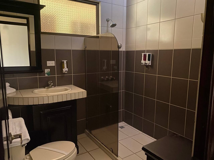 Bathroom 5, Nacazcol Hotel and Villas, Carrillo