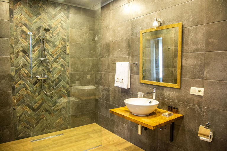 Bathroom 4, Giorgi Ushikishvili Chateau Celler, Akhmeta