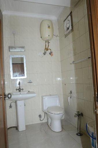Bathroom 4, Hotel Grand Shoba, Delhi