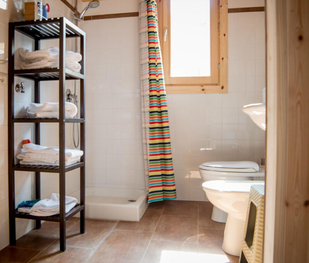 Bathroom, Valguarnera Caropepe, Enna