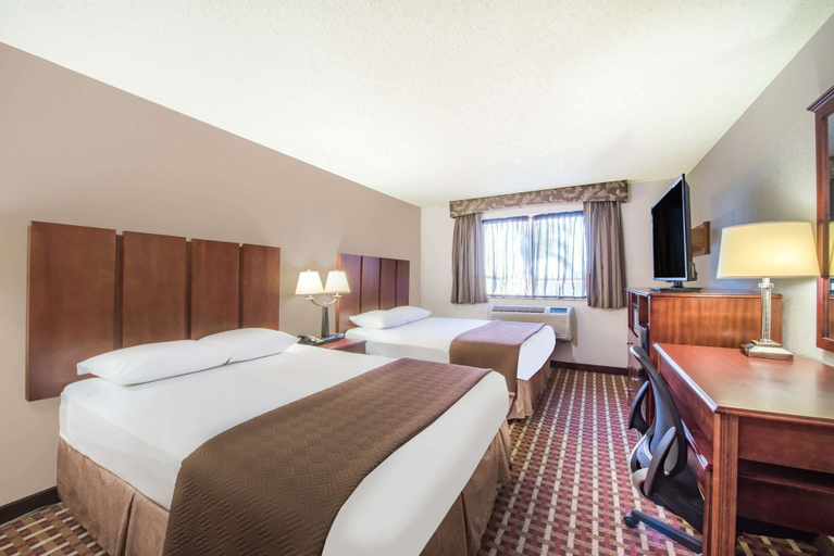Bedroom 3, Super 8 by Wyndham Harlingen TX, Cameron