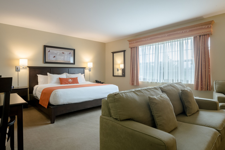 Bedroom 3, Amsterdam Inn & Suites Sussex, Kings