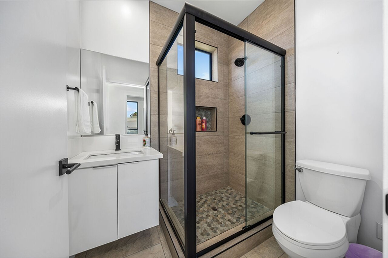 Bathroom 3, The Melrose in Los Angeles, Los Angeles