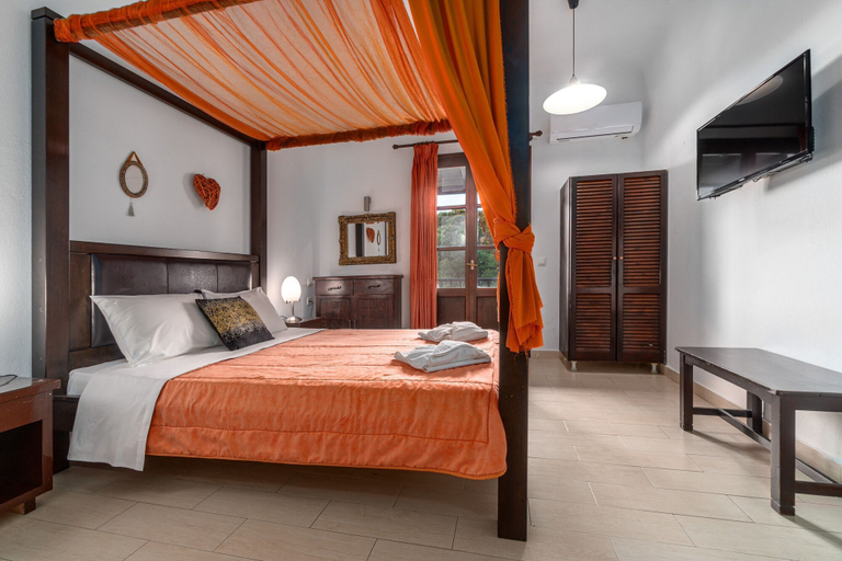 Bedroom 2, Margi House, Thessaly
