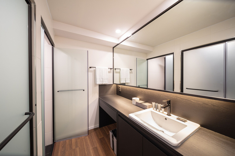 Bathroom 3, Moyen Hotel, Sokcho