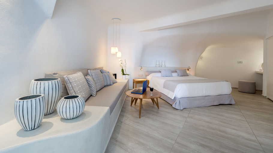 Bedroom 4, Damigos Caldera World, South Aegean
