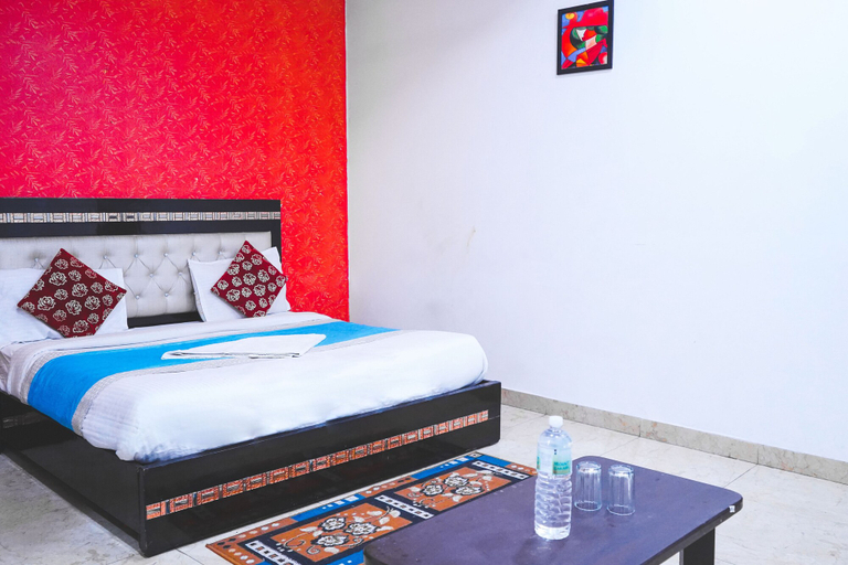 Bedroom 2, Roomshala 051 Ashok Palace, Delhi