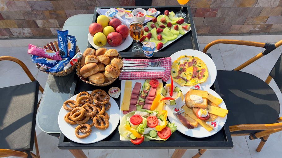 Food & Drinks 5, STEPS IN Pyramids View, Al-Ahram