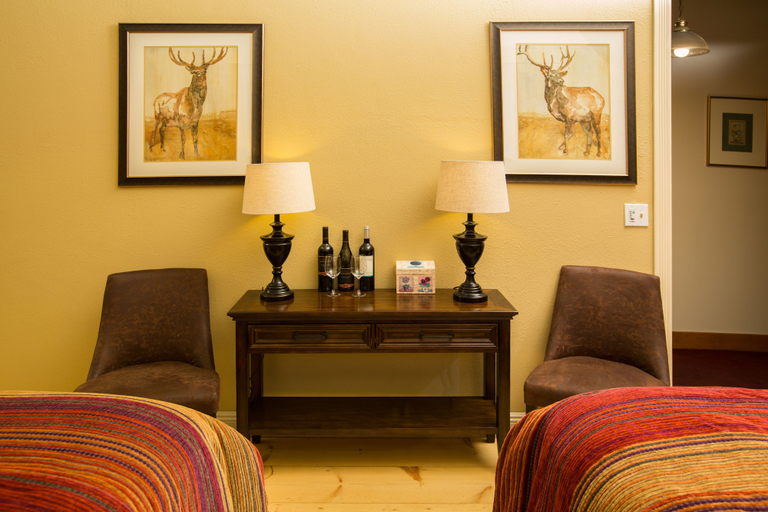 Others 5, The Victoria Inn, Calaveras