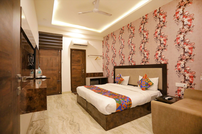 Bedroom 3, FabHotel A&V Hospitality, Gautam Buddha Nagar