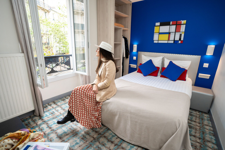 Bedroom 3, Hotel du Mont Dore, Paris
