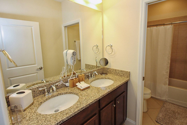 Bathroom 4, 314 Festival, Polk