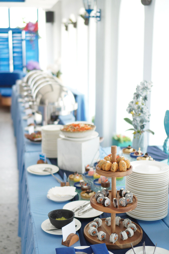 Food & Drinks 17