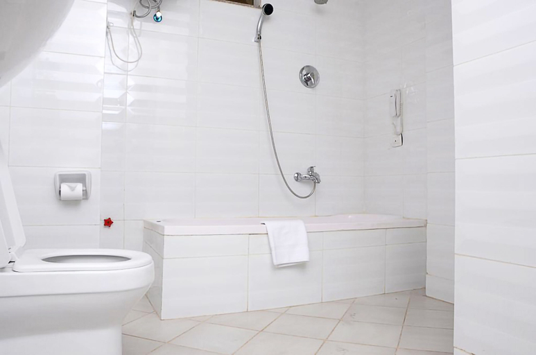 Bathroom 4, Heyday Hotel, Addis Abeba
