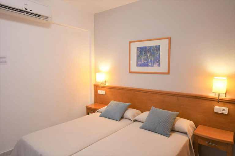 Bedroom 2, Hostal Mallorca, Baleares