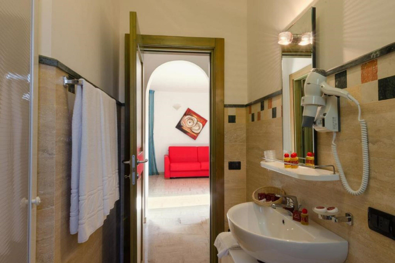 Bathroom 5, Masseria la Baronessa Resort, Lecce