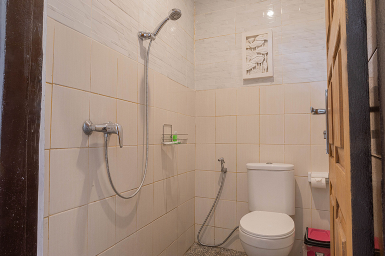 Bathroom 15