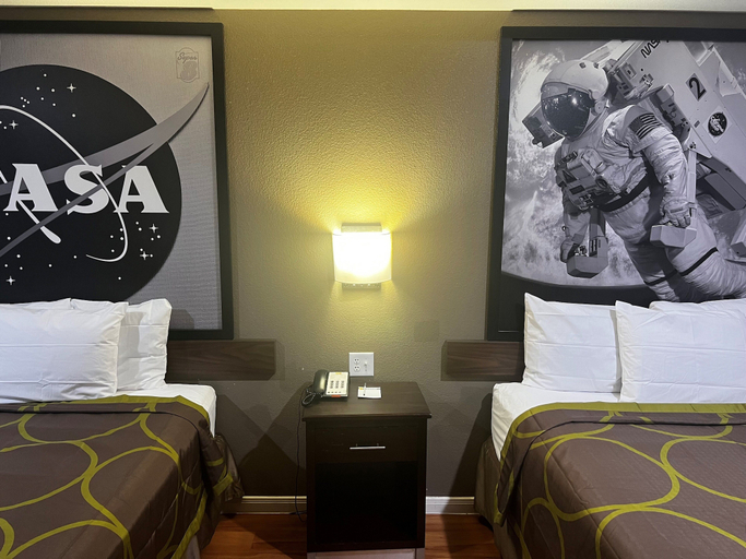 Bedroom 4, Super 8 by Wyndham Houston Northwest Cypress, Houston
