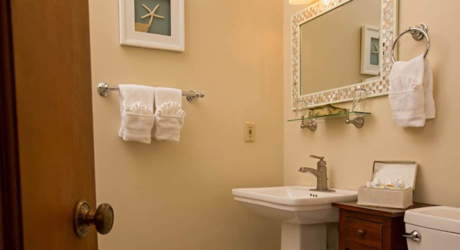 Bathroom 3, The Victoria Inn, Calaveras