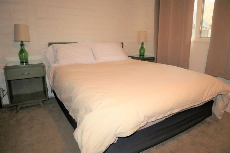 Bedroom 3, Little European Lodge, Monterey