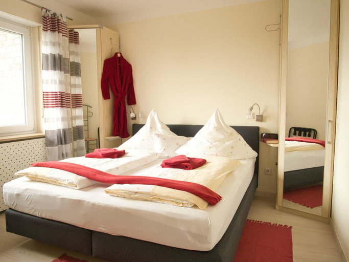 Bedroom 2, Kirschberghof - Adults Only, Würzburg