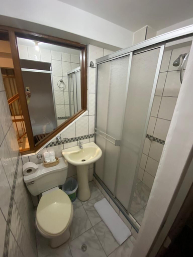 Bathroom, Inka House Inn, Urubamba