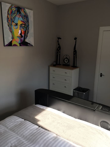Bedroom 3, Lovely 2- Bed Apartment in Hawick, Scottish Borders