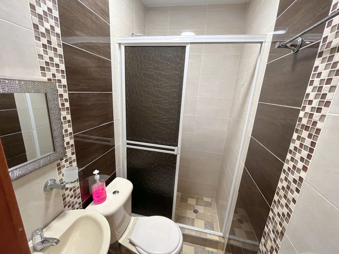 Bathroom 3, Casa del bosque, Yumbo