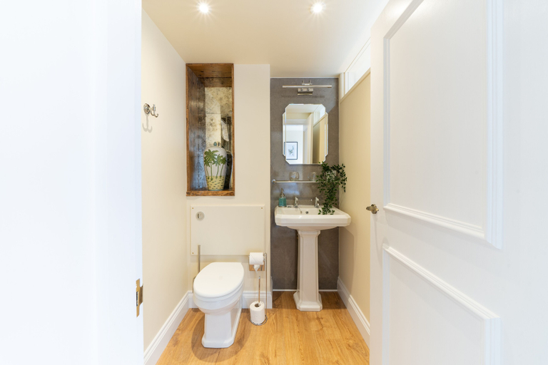Bathroom, The Ironmongers Boutique, Norfolk