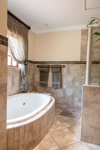 Bathroom 4, Casa Albergo, City of Tshwane