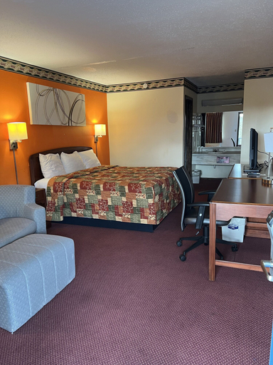 Bedroom 4, Lebanon Inn Motel, Warren