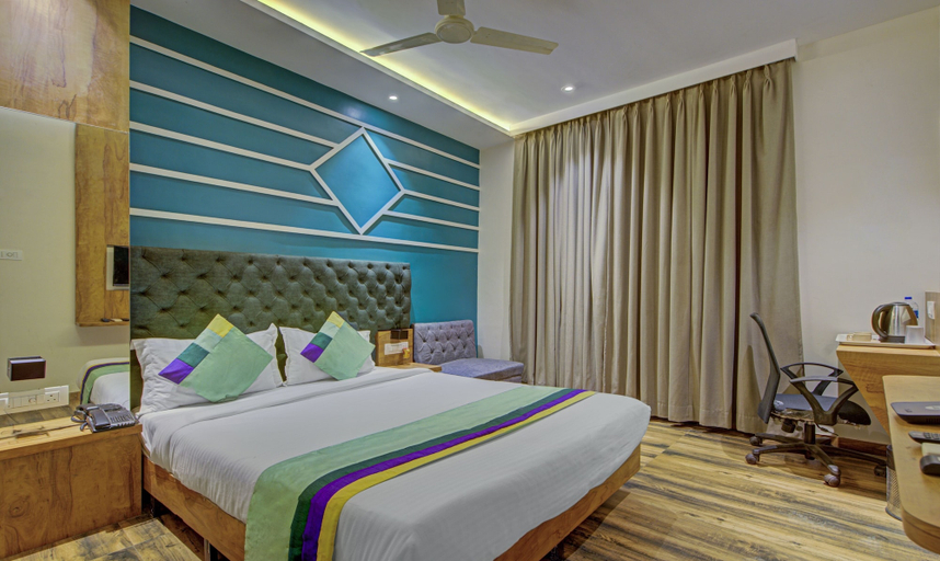 Bedroom 1, Treebo Prince Andheri East, Mumbai Suburban