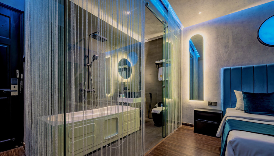 Others 4, Midas Hotel, District 10