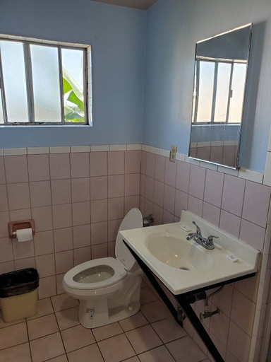 Bathroom 3, Rose Motel, Los Angeles