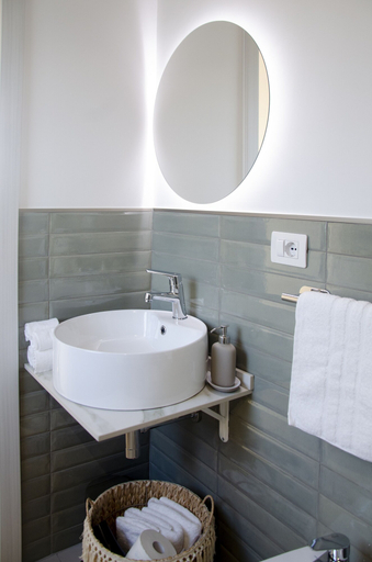 Bathroom 5, Donna Elena Rooms, Salerno