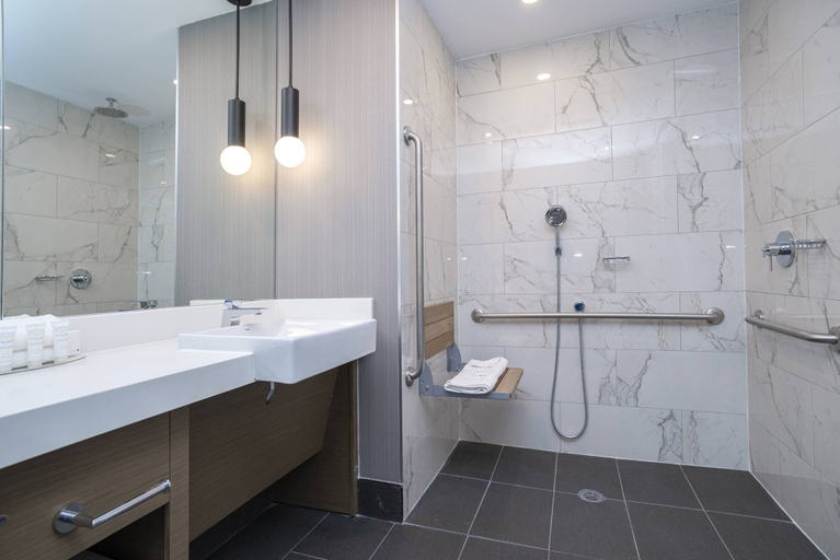 Bathroom 4, Sandman Signature Sherwood Park Hotel, Division No. 11