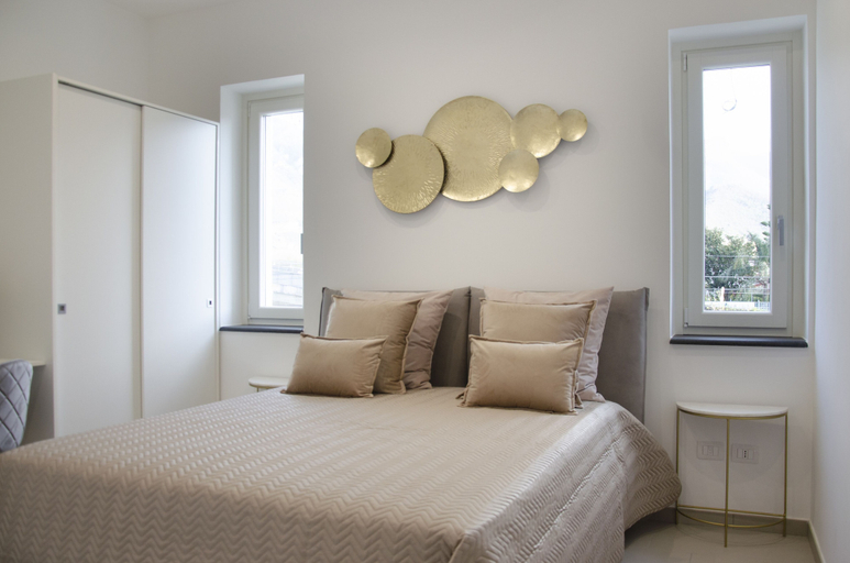 Bedroom 4, Donna Elena Rooms, Salerno