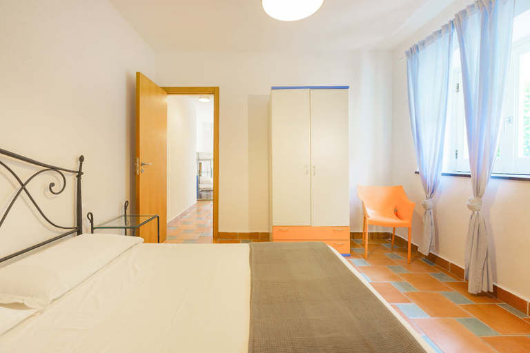 Bedroom 3, Le Grand Bleu - Gioia Apartments, Napoli