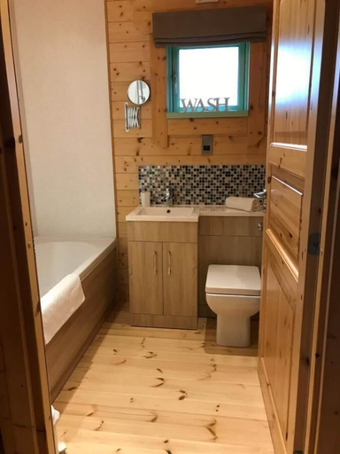 Bathroom 3, Hollybush Lodges, Somerset