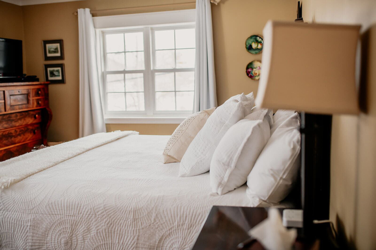 Bedroom 2, Upper Rideau Bed & Breakfast, Leeds and Grenville
