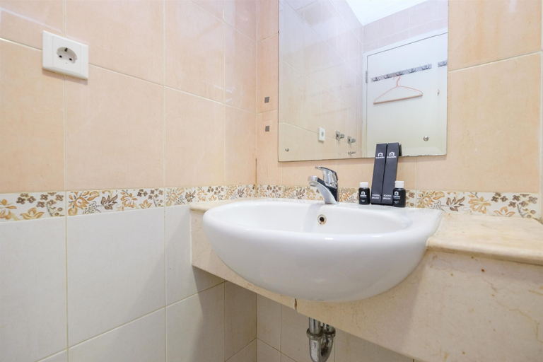 Bathroom 4, Comfort And Strategic 1Br At The Boulevard Apartment, Jakarta Pusat