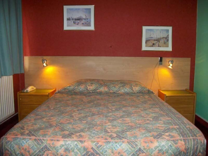 Bedroom 2, Hotel Evergreen, Bruxelles