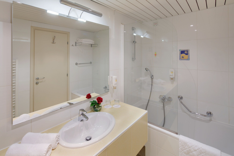 Bathroom 5, Hotel Umag Plava Laguna, Umag