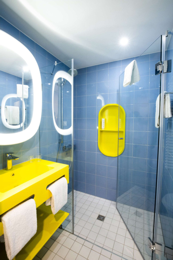 Bathroom 4, Prize by Radisson, Bern City, Bern