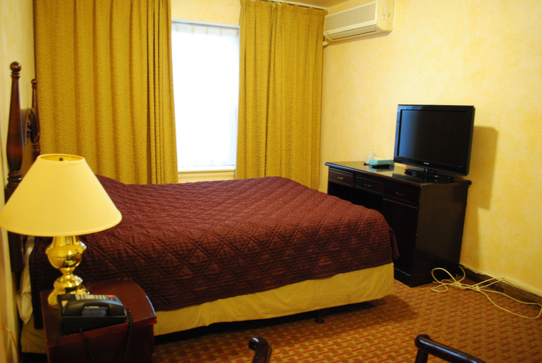 Bedroom 2, Chinatown Hotel Chicago, Cook